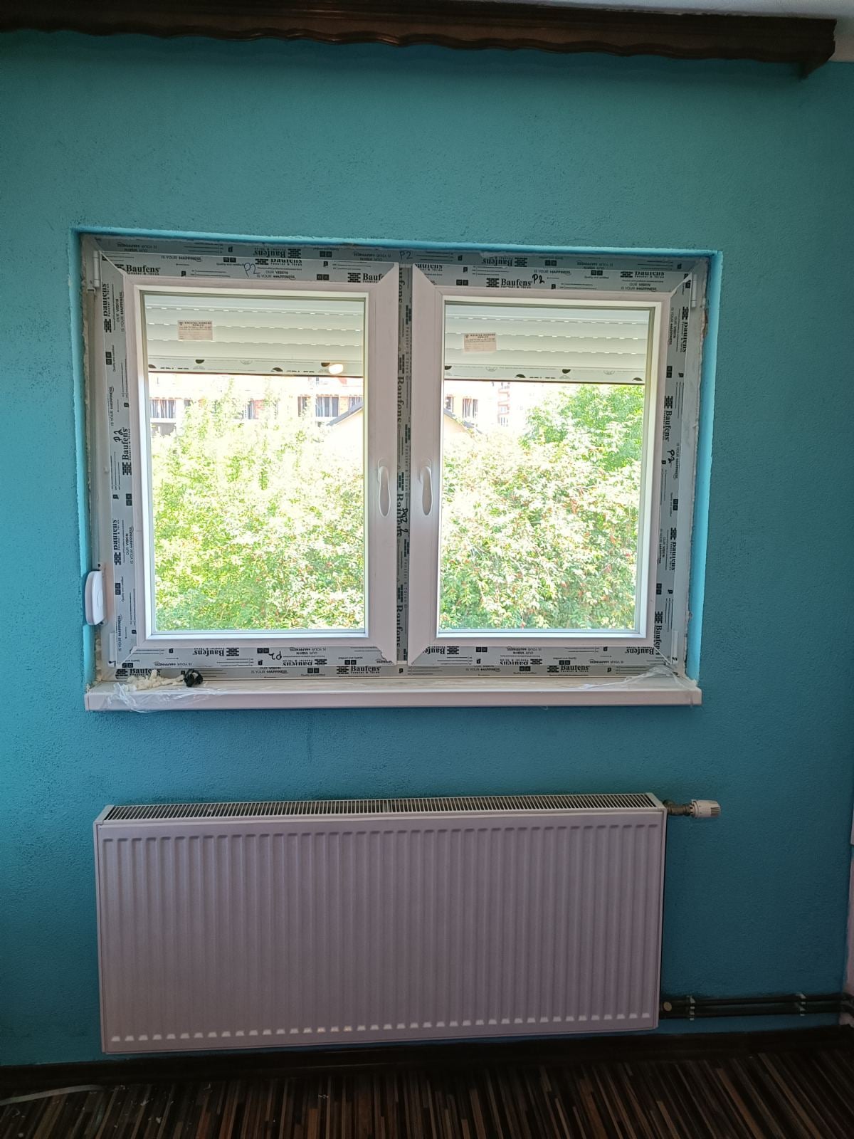 PVC prozor s roletnom u stanu